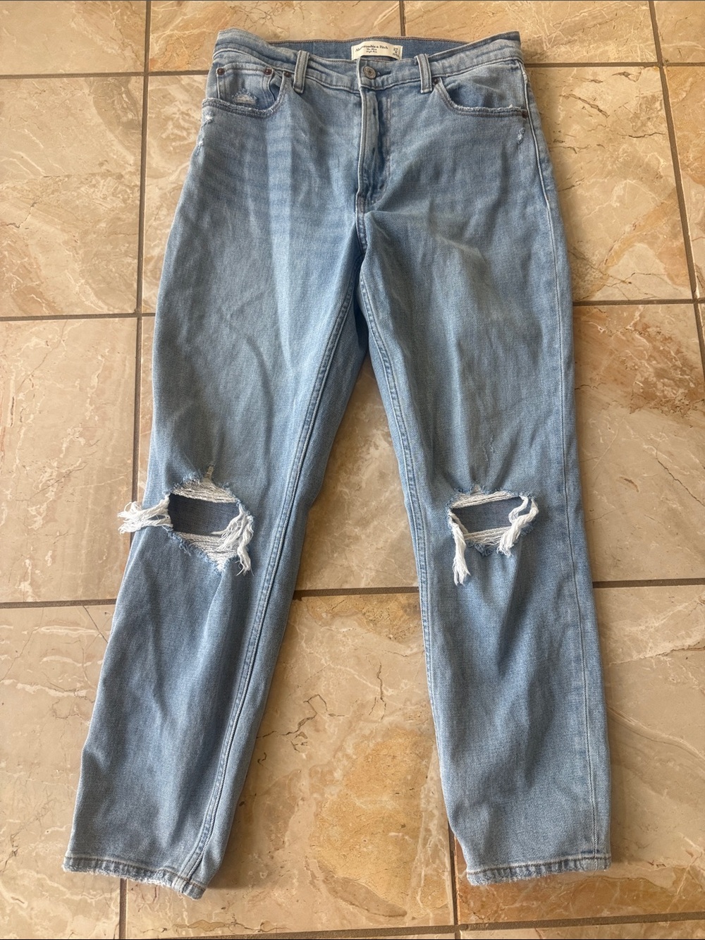 Abercrombie The Mom High Rise size 4